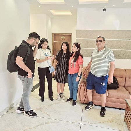 Marina Suites Airport Hotel Kochi Eksteriør billede