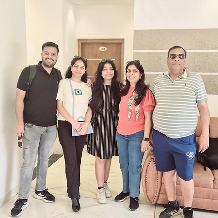 Marina Suites Airport Hotel Kochi Eksteriør billede