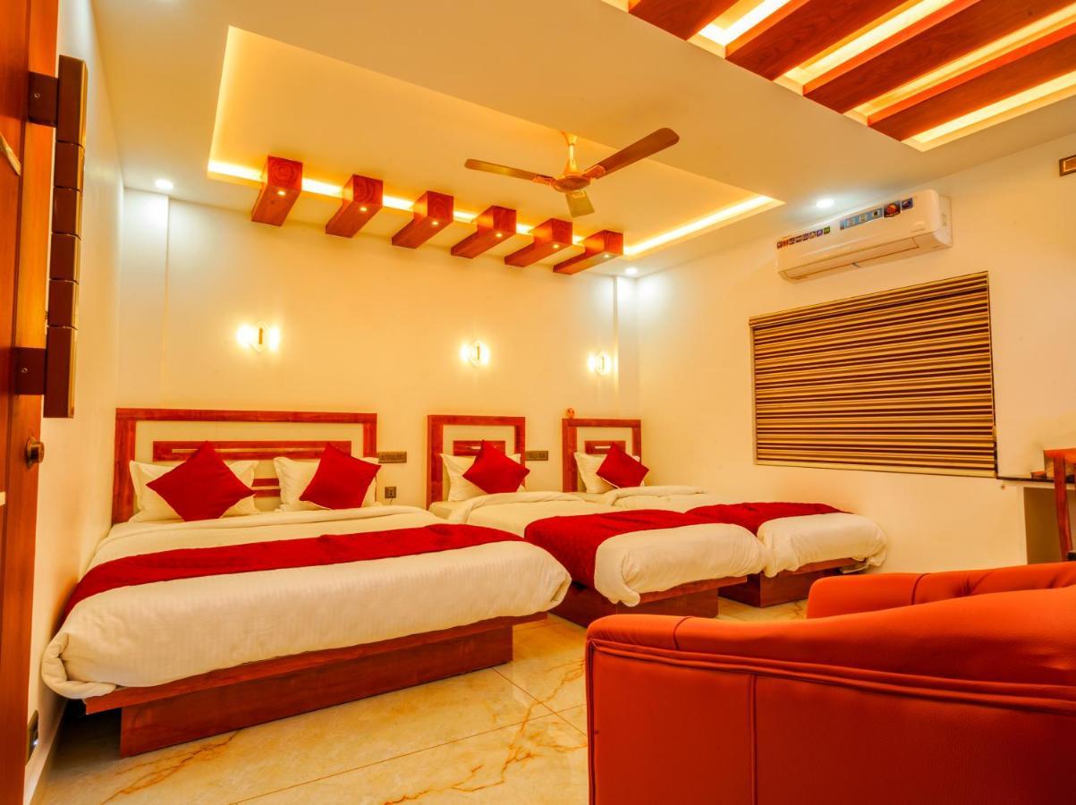 Marina Suites Airport Hotel Kochi Eksteriør billede