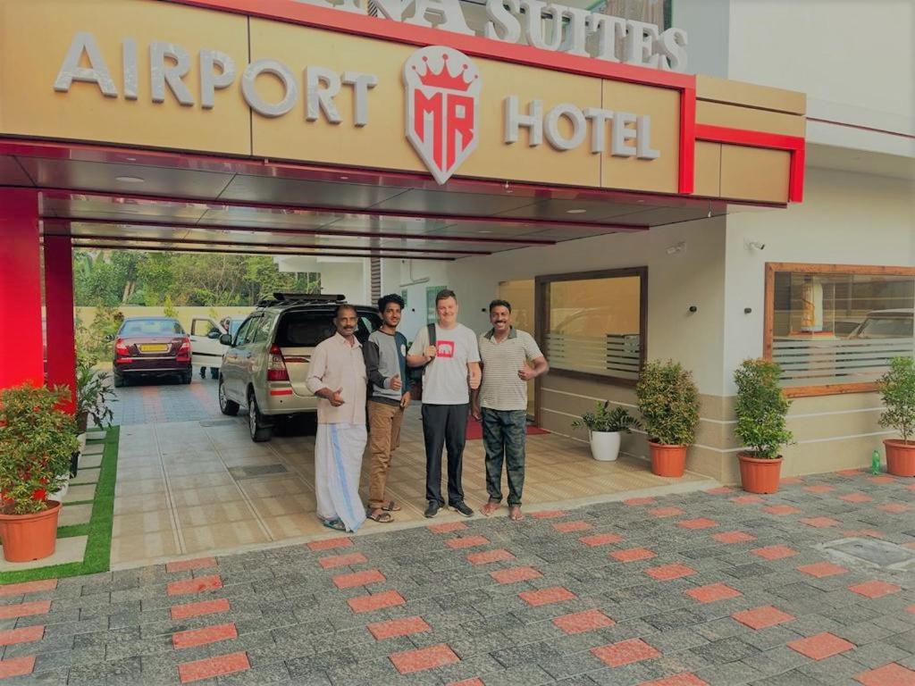 Marina Suites Airport Hotel Kochi Eksteriør billede