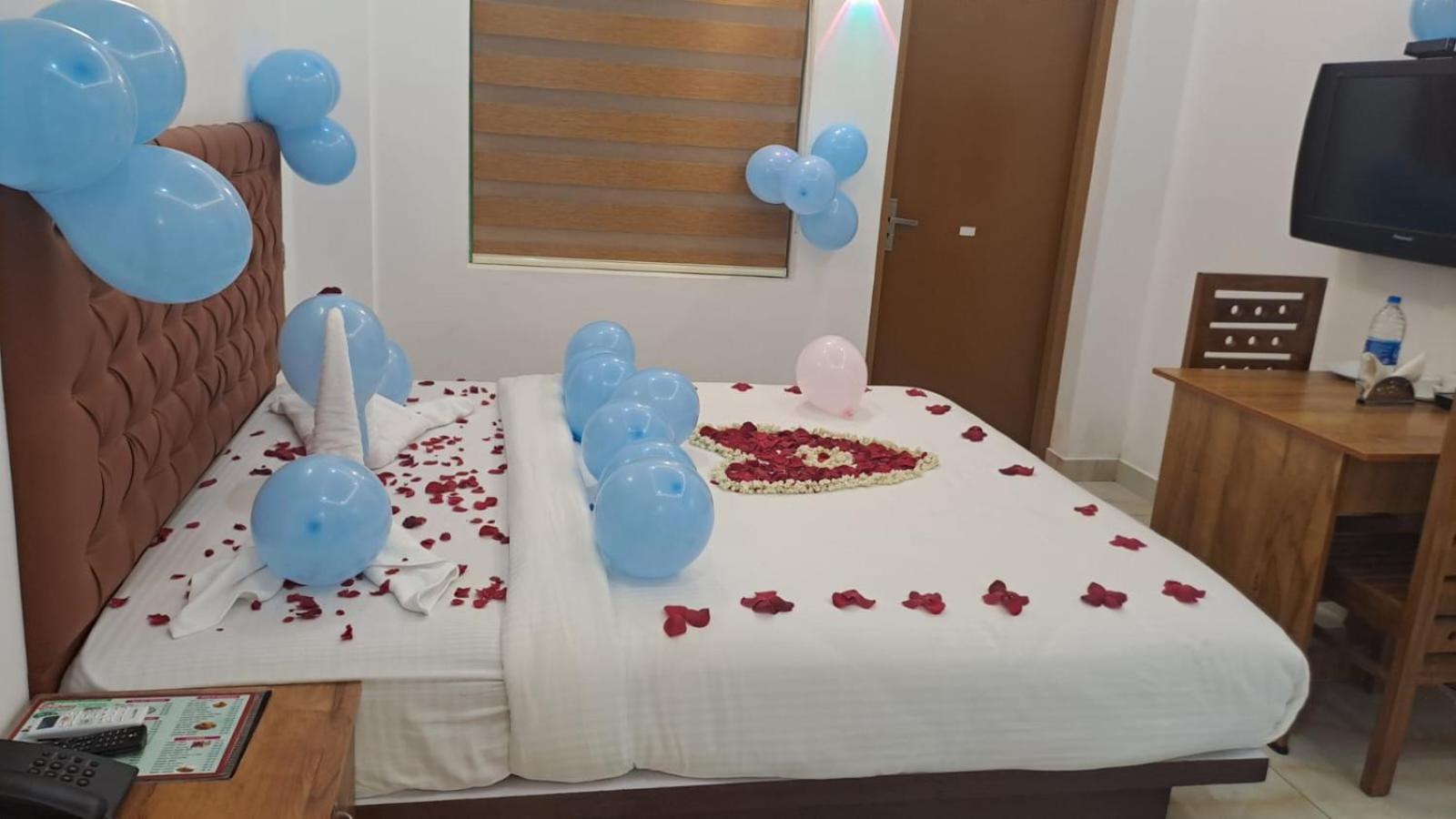 Marina Suites Airport Hotel Kochi Eksteriør billede
